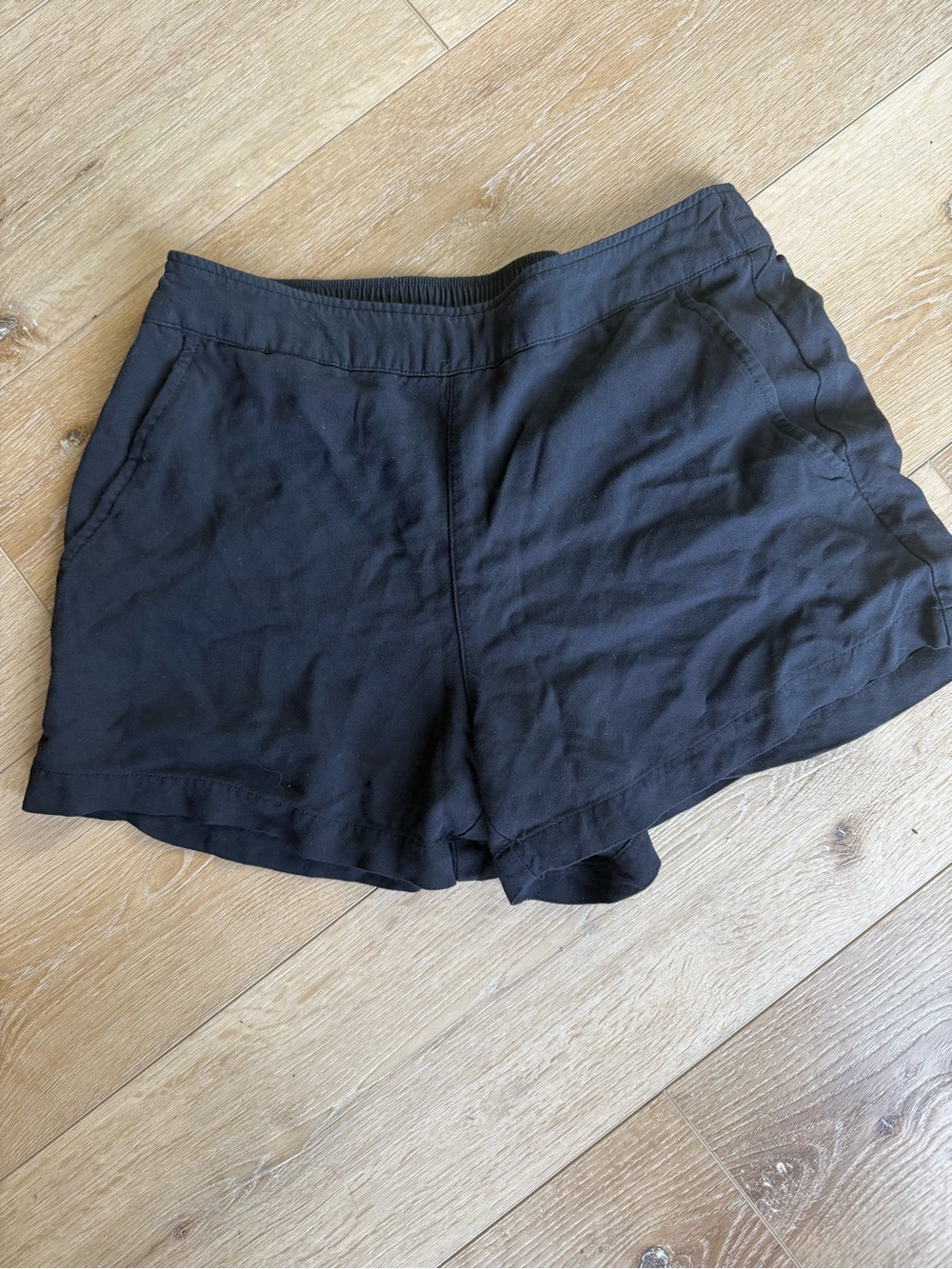 Old Navy Women's High-Rise playa short.